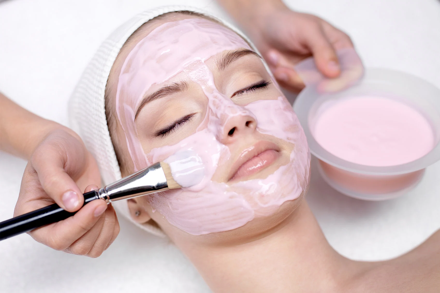 Deep cleansing facial treatment at Lash It Up beauty salon Baker Street Enfield EN1
