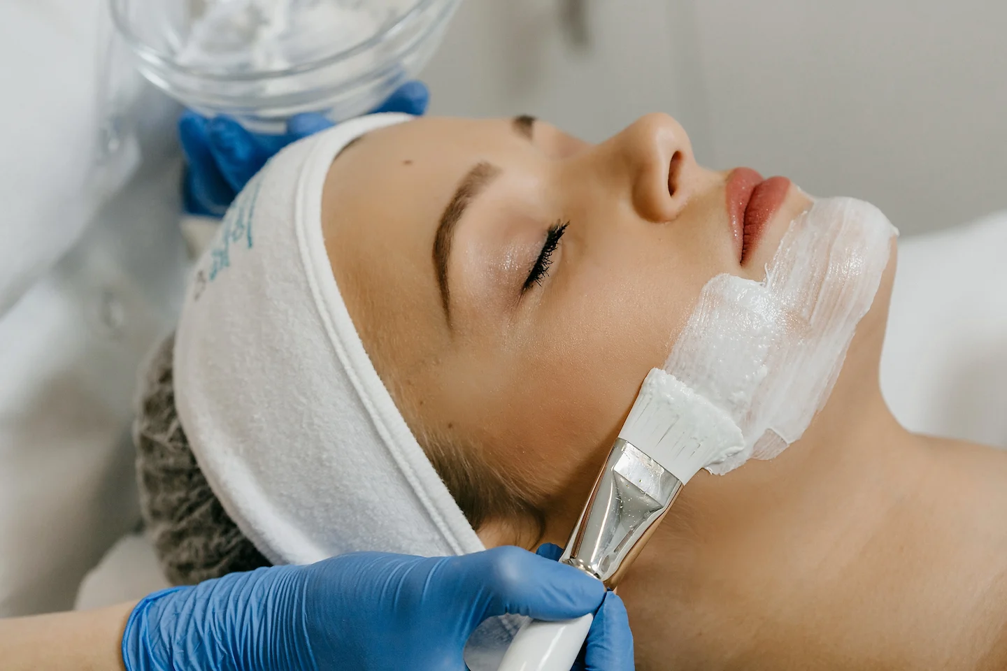 Relaxing facial treatment at Lash It Up beauty salon Enfield Baker Street EN1